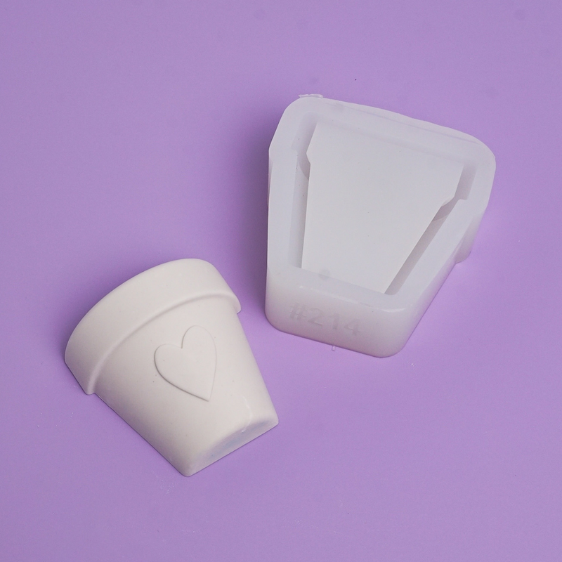 Silikonform mit gegossner Vase
