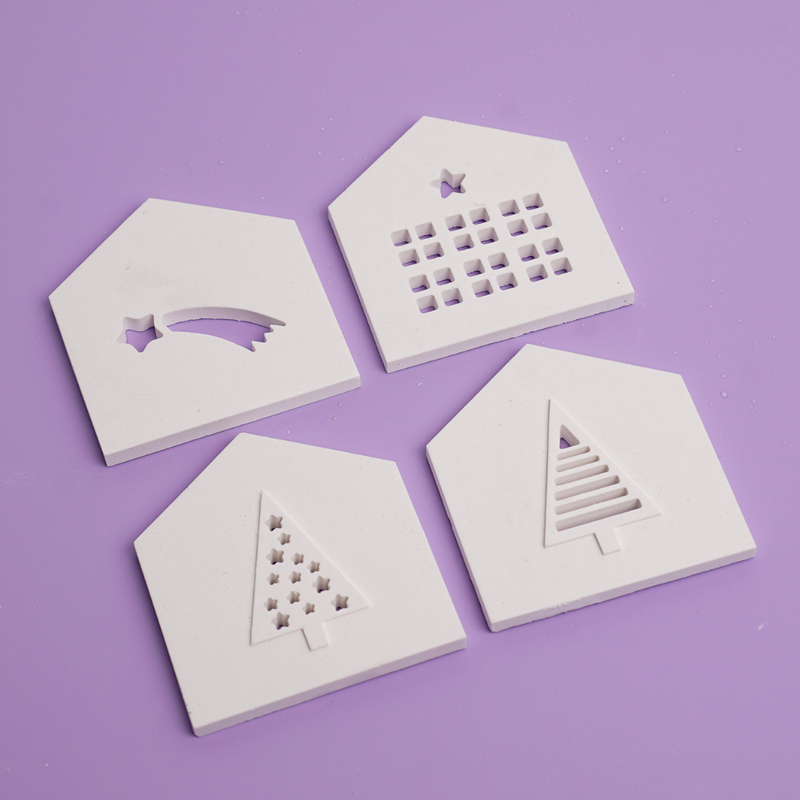 Hauscover mit Tannen, Sternschnuppe und Häuschen 