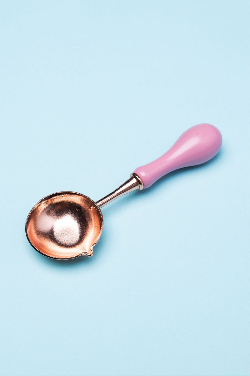 Spoon for melting furnace - pink